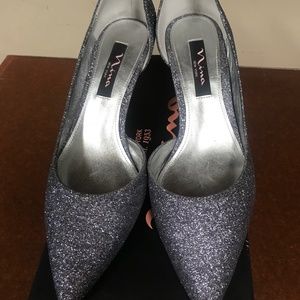 Nina size 7.5 Gunmetal Sparkle shoes